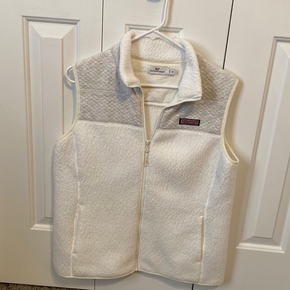 Vineyard Vines Sherpa Vest - Picture 1 of 2